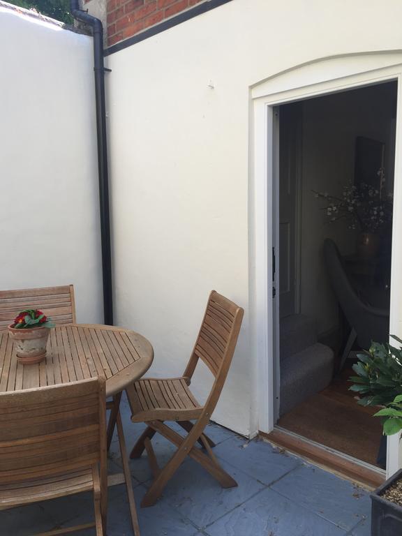 Park Gate Villa Стамфорд Екстериор снимка
